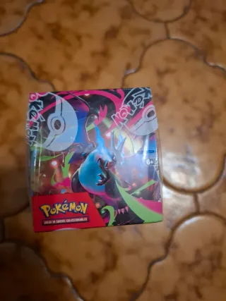 Caja 18 Sobres Pokémon Fuegos Fantasmales