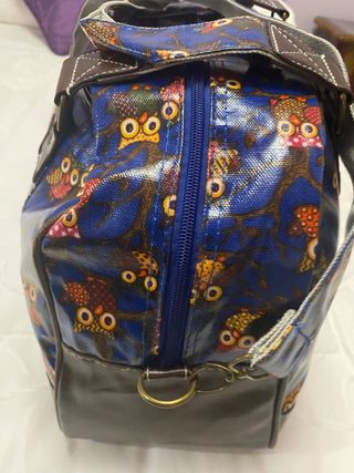 Bolso azul con estampado de búhos