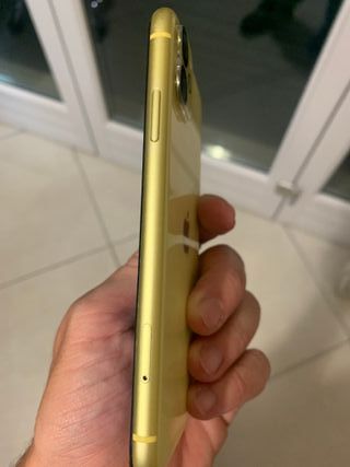 iPhone 11 64GB Giallo