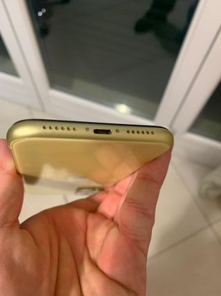 iPhone 11 64GB Giallo