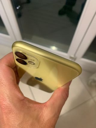 iPhone 11 64GB Giallo
