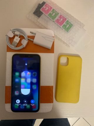 iPhone 11 64GB Giallo