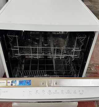 LAVAVAJILLAS MARCA ELECTROLUX