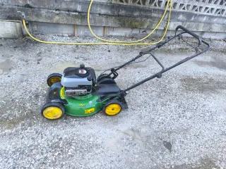 Cortacésped John Deere JS61