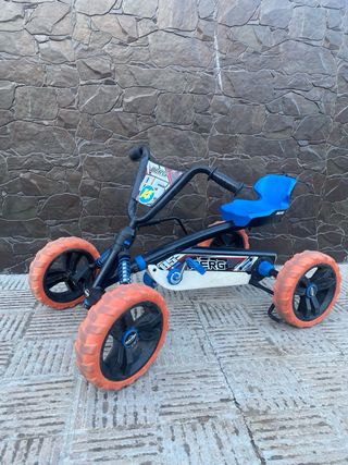 Kart a pedales BERG con ruedas naranjas