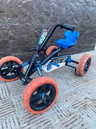 Kart a pedales BERG con ruedas naranjas