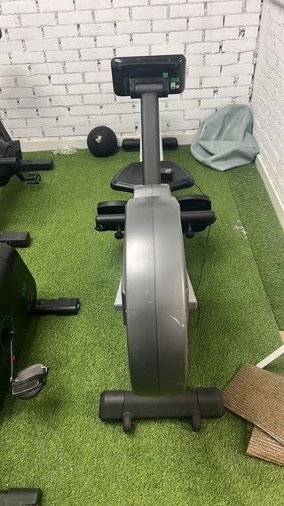 Bici estática, remo y barra