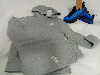 Chándal Nike niño gris