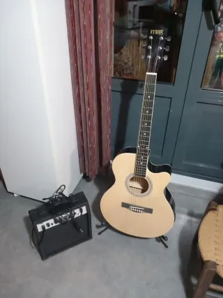 Guitarra Electroacústica + Amplificador