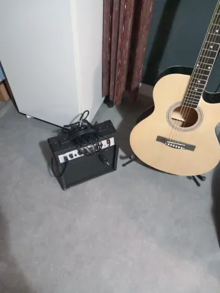Guitarra Electroacústica + Amplificador