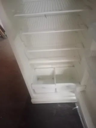 Nevera blanca con congelador