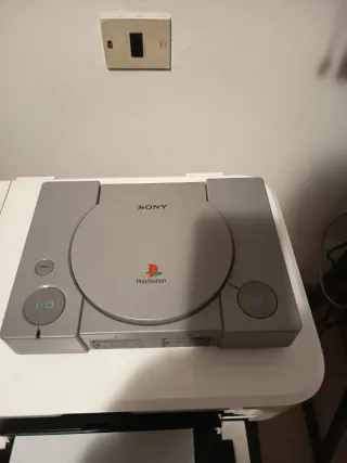 PlayStation 1 SCPH-9002 Grigia