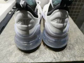 Zapatillas Nike Air Max 270 Blancas y Negras