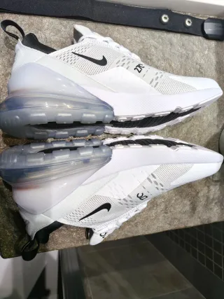 Zapatillas Nike Air Max 270 Blancas y Negras