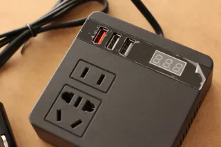 Inversor de corriente para coche 12V a 220V.