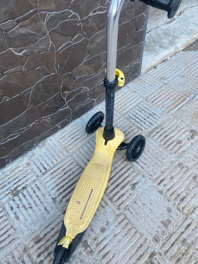 Patín 3 ruedas infantil amarillo