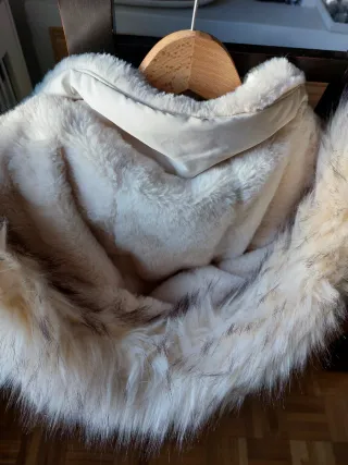 Plumífero Zara Blanco con Capucha