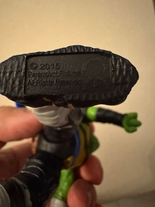 Tartaruga Ninja Leonardo 2015 con armi