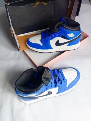 Zapatillas Air Jordan 1 Mid Azul