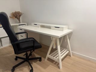 Silla de oficina de piel negra