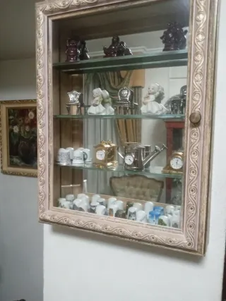 Estantería Vintage Beige y Dorada