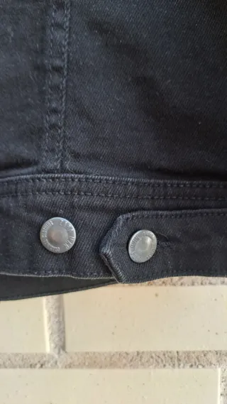 Cazadora vaquera negra Zara Talla M