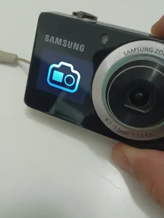 Samsung PL100 Fotocamera Digitale 12.2MP no carica