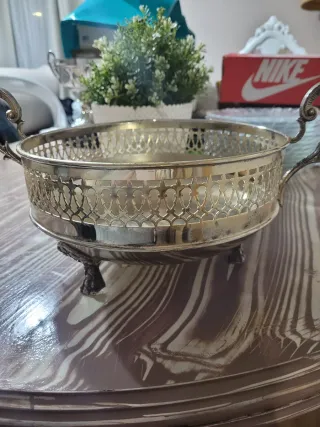 Frutero/centro de mesa plateado con asas Vintage