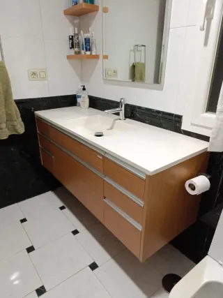 Mueble de baño madera y metal