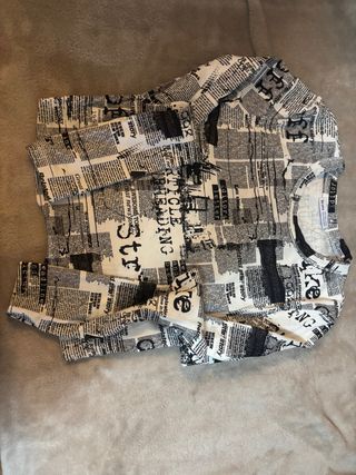 Camiseta Bershka Estampado Periódico