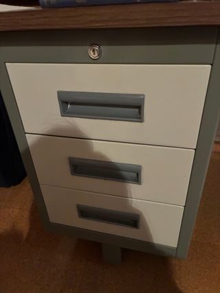 Escritorio oficina madera y metal