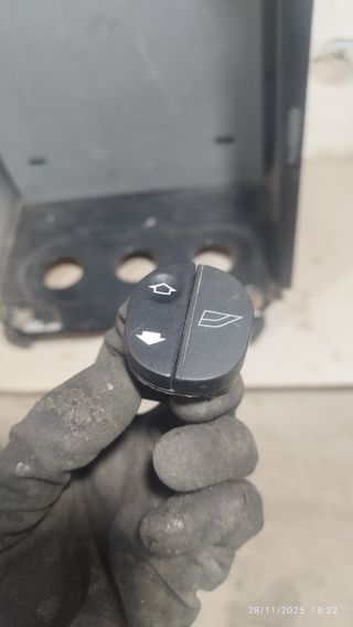 Botón Elevalunas Ford Tourneo 2006