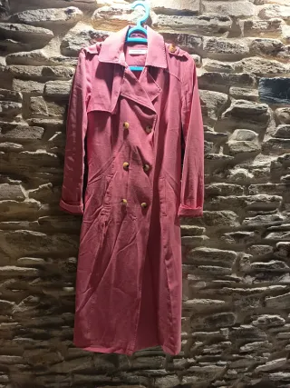 Gabardina rosa larga