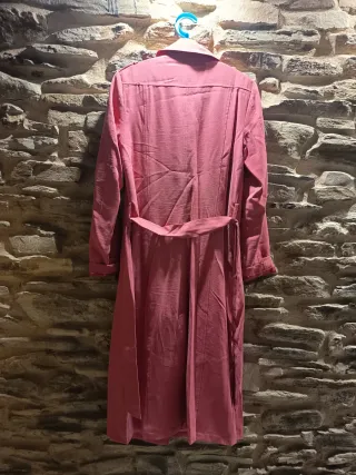 Gabardina rosa larga