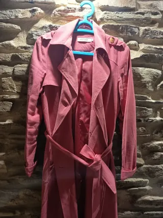 Gabardina rosa larga