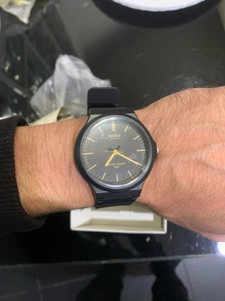 Reloj Casio MW-240-1E2V Negro/Dorado