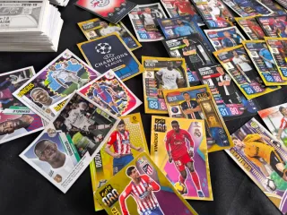 Cromos de fútbol variados
