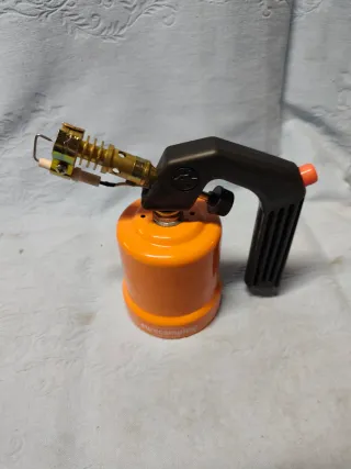 Saldatore a gas con accensione piezoelettrica