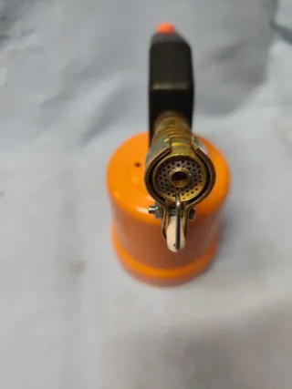 Saldatore a gas con accensione piezoelettrica