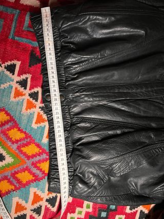 Cazadora cuero negra cuello borreguito