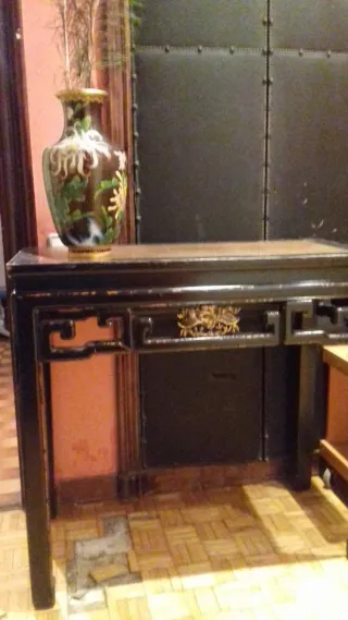 Mesa y sillón chino herradura