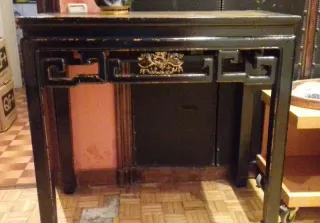 Mesa y sillón chino herradura