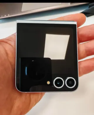 Samsung Galaxy Z Flip 6