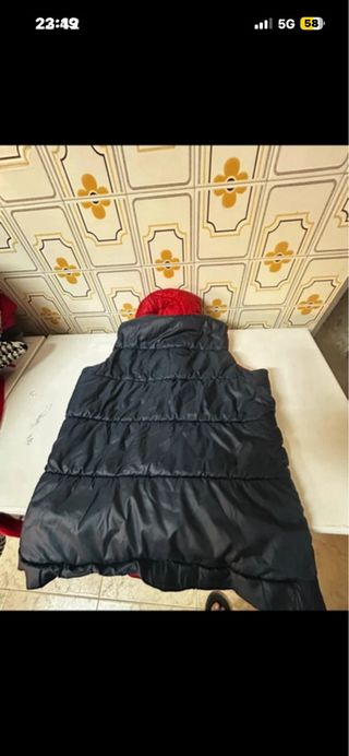 Chaqueta sin mangas Adidas azul y roja