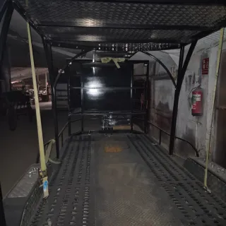 Remolque coche con espacio superior