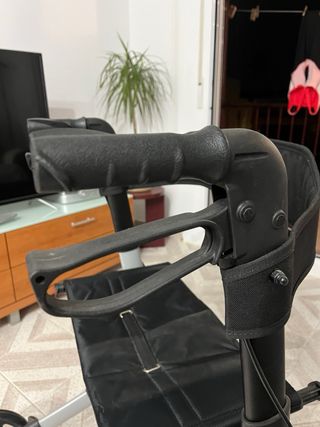 Andador nuevo -no ha salido de casa- de 4 ruedas