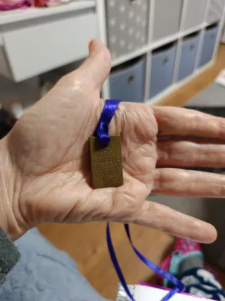 Plaquitas con secuencias numéricas de Grabovoi