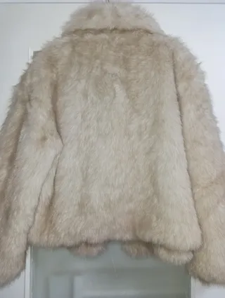 Pelliccia effetto volpe beige