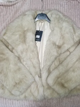 Pelliccia effetto volpe beige
