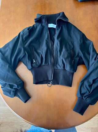 Chaqueta Bershka Negra Talla XS